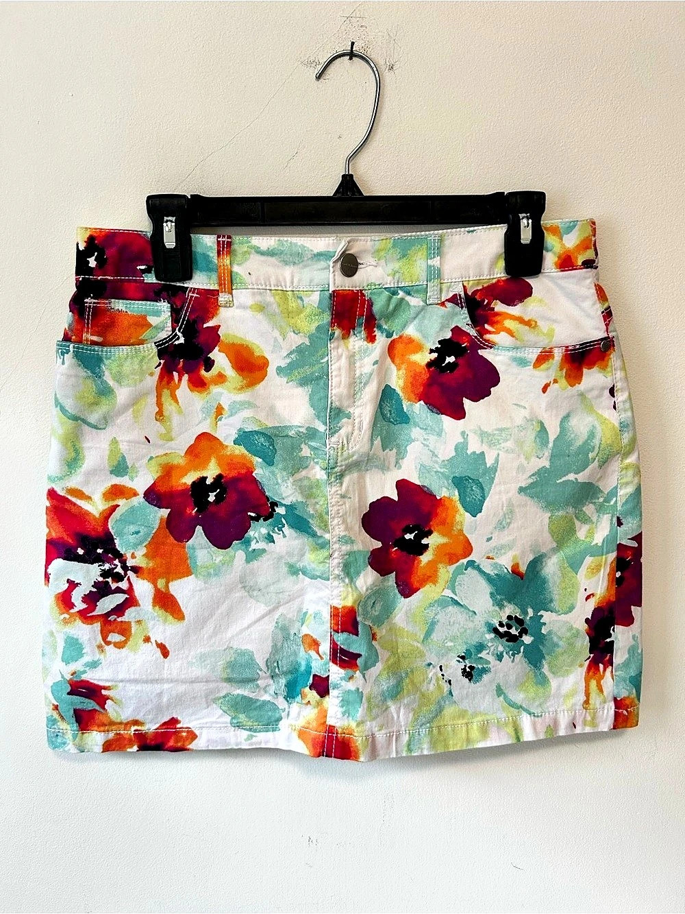 Croft & Barrow Classic Fit Floral High Waist Skort in White & Multicolor